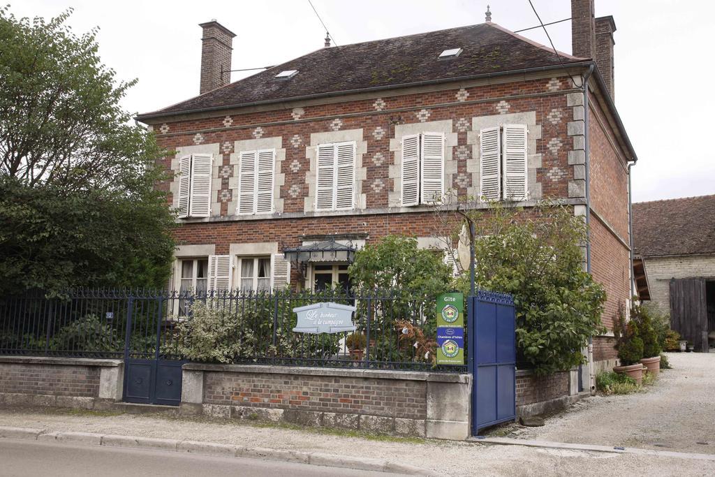 Le Bonheur A La Campagne Bed & Breakfast Lesmont Bagian luar foto